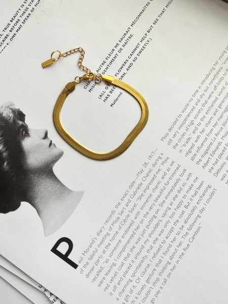 BANKS Herringbone Bracelet (18k Gold)