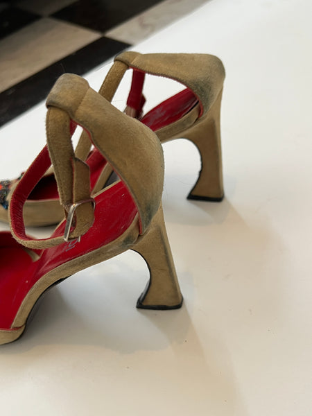 Fendi Size 7 M Beaded Suede Camel Trophy Pointed Toe Heels Made In Italy