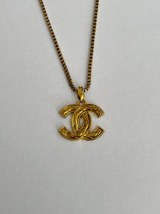 Chanel Charm Vintage Refurbished Designer Pendant Button necklace