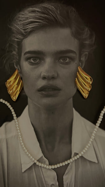 Miss Bradshaw Earrings (18k Gold)