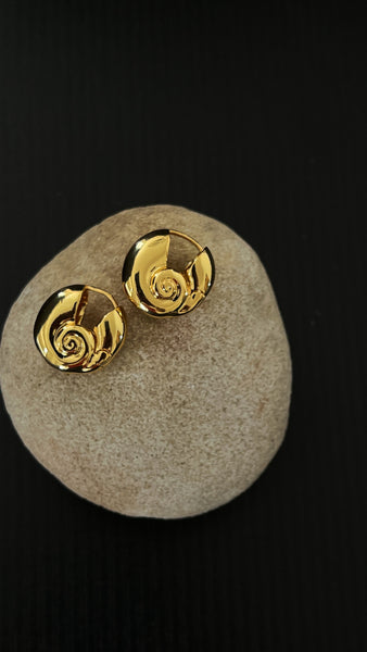 Dainty Shell Vintage Gold Earrings - Sterling Silver