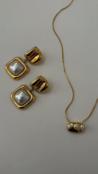 Josie Pearl Pendant -24K Gold