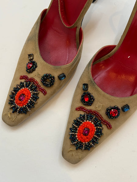 Fendi Size 7 M Beaded Suede Camel Trophy Pointed Toe Heels Made In Italy