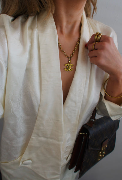 Chanel Charm Vintage Refurbished Designer Pendant Button necklace