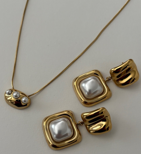 Josie Pearl Pendant -24K Gold