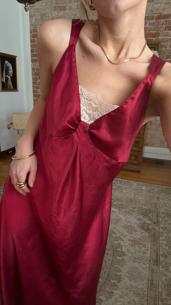 Oscar De Larenta  Vintage Slip