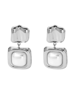Daphnie Earrings