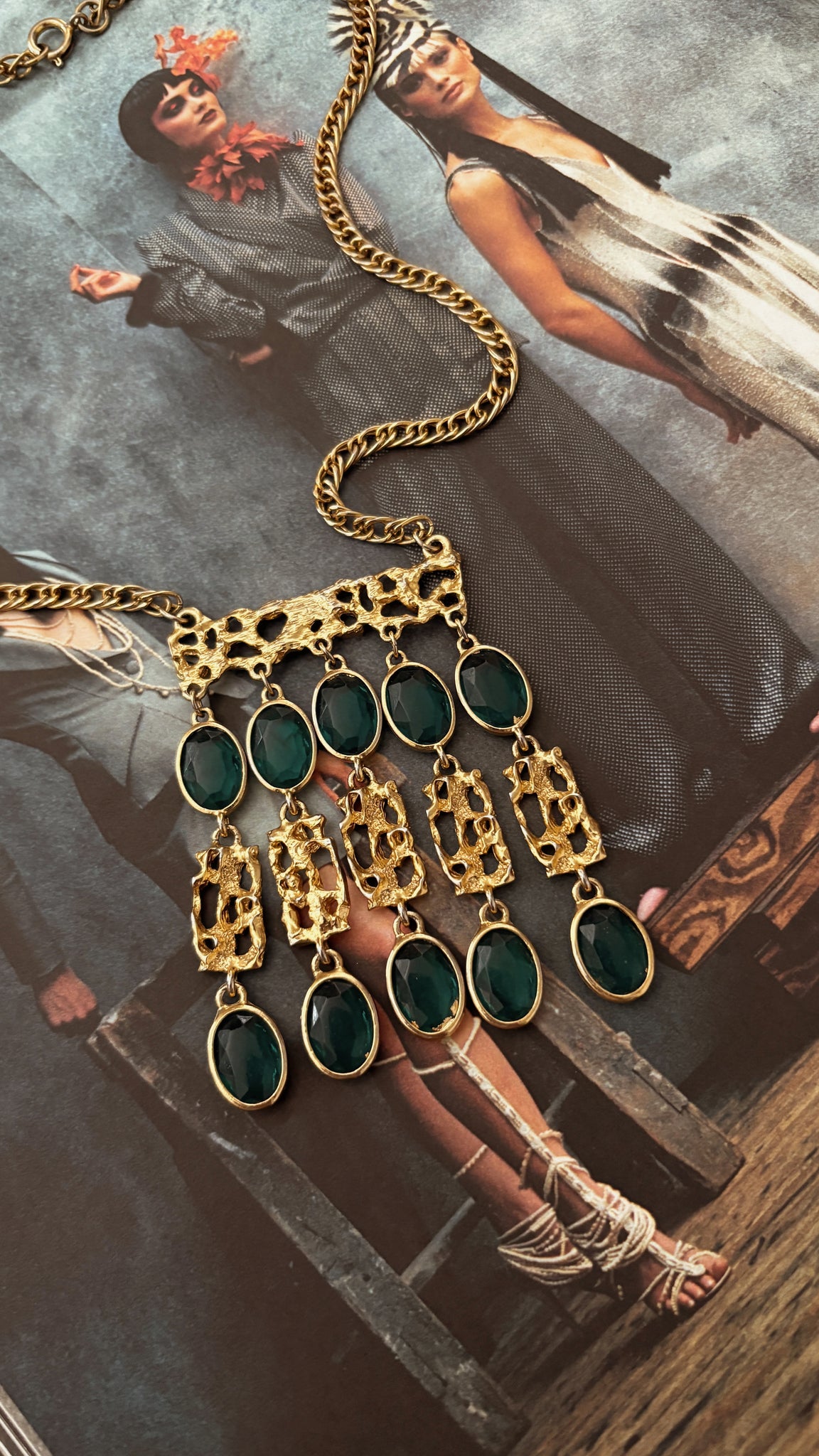 Emerald Vintage Stone Pendant Necklace – 55cm