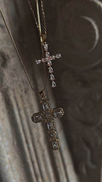 Rosa Cross Pendant (18K Gold)