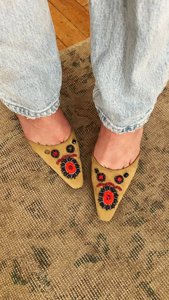 Fendi Size 7 M Beaded Suede Camel Trophy Pointed Toe Heels Made In Italy