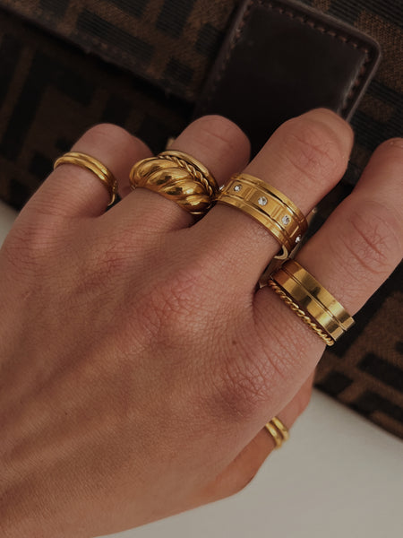 Single Rib Basic Ring (18k Gold)