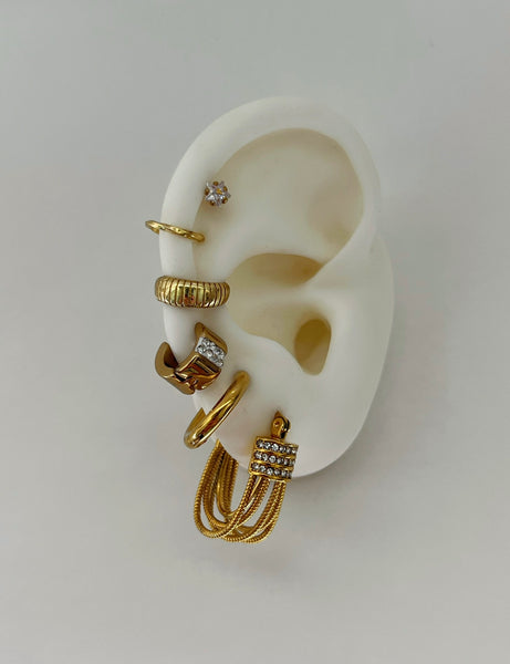 Posie Ear Cuff (18k Gold)